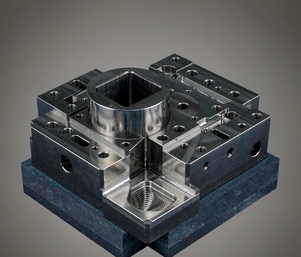 Custom Metal Molds and Dies: Building the Tooling Behind Repeatable Parts - Huaxiao precision manufacturing