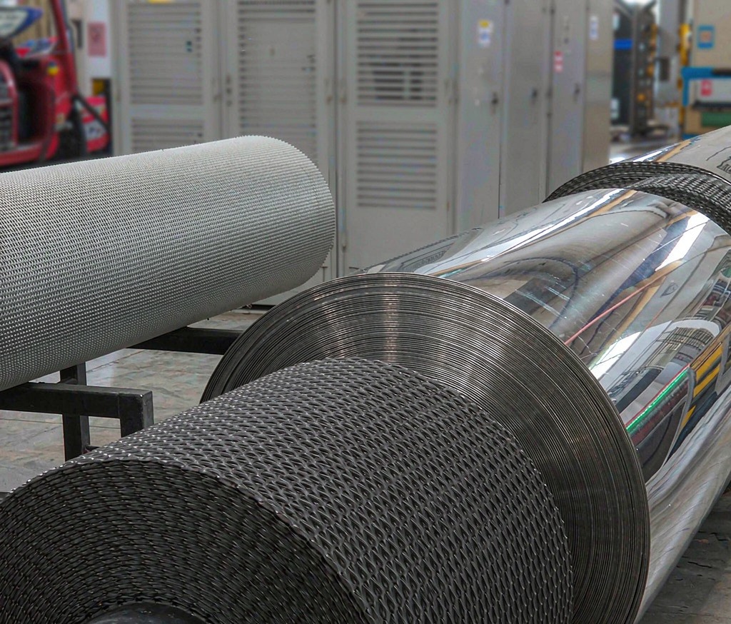 Expanded Metal Manufacturing: Mesh, Grating, and Safety Walkways at Scale - Huaxiao precision manufacturing