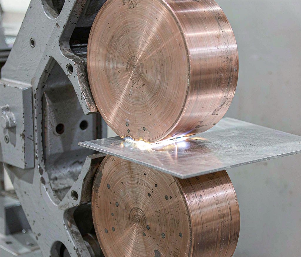 Seam Welding Services: How Continuous Resistance Welds Seal Tanks, Bellows, and Enclosures - Huaxiao precision manufacturing